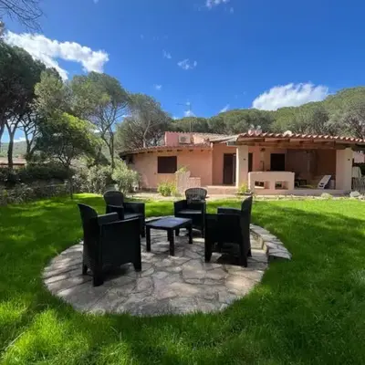 Beachfront Villa Sea & Garden - 2BR - AC - WiFi - BBQ - Parking - Pet Friendly