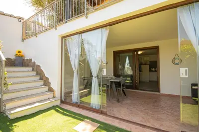 Balcone o terrazza di Veranda with Jacuzzi & BBQ 1 minute from the Beach
