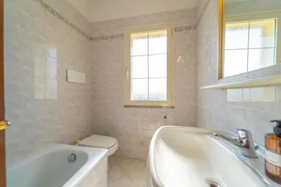 Bagno di Apartment with garden