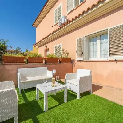 Apartment with garden