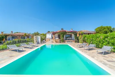 Piscina di Mystral by DomusAway o nelle vicinanze
