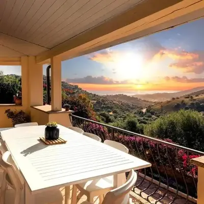 Villa with Terrace overlooking the Sea