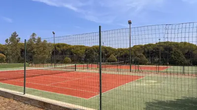 Attività di tennis o squash presso la villa o nelle vicinanze
