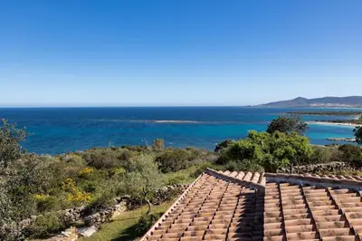Paesaggio naturale nelle vicinanze della villa