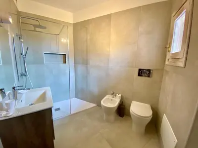 Bagno di Luxury apartment Elicriso sea view with common swimming pool just 100 mt from the beach