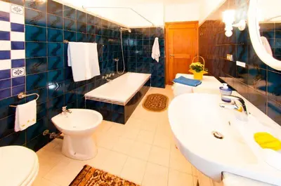 Bagno di Via Genova Apartment