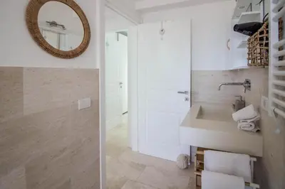 Bagno di GuestHost - Stunning Apartment in Pittulongu with Pool