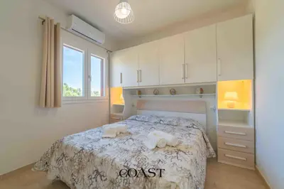 Letto o letti in una camera di Olbia Country Retreat- AC, WiFi, Doccia esterna