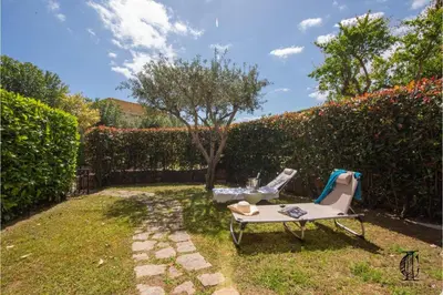 Giardino di Il Borgo 20 D4 700m From The Beach - Happy Rentals