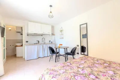 Cucina o angolo cottura di Splendido Monolocale con Giardino Olbia