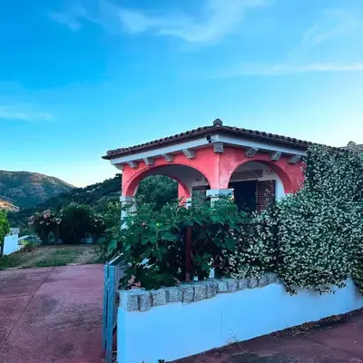 Villa con giardino e spettacolare vista mare a Porto San Paolo