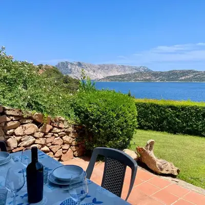 Villaggio Est 2 camere con Giardino Vista Mare