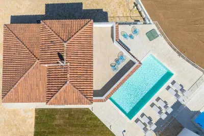 Piscina di Borgo Bianco affittacamere o nelle vicinanze