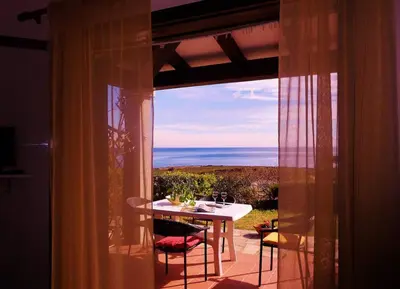 Vista generica sul mare o vista sul mare dall'interno della casa vacanze
