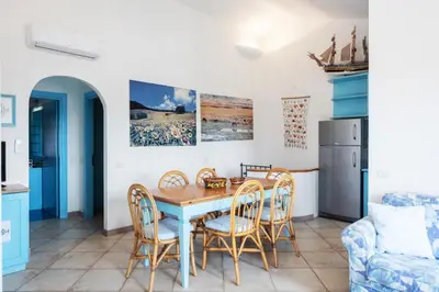 Cucina o angolo cottura di Casa Laura al mare con piscina