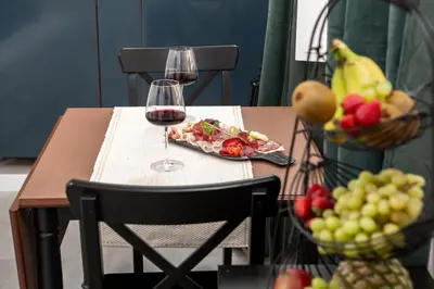 Cibo presso la stanza in casa privata o nelle vicinanze