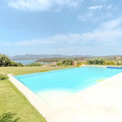 Villa Capo Coda Cavallo con Piscina