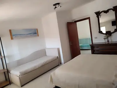 Letto o letti in una camera di Family & Friends - Room 1 - Second Floor - shared bathroom