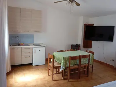 TV o dispositivi per l'intrattenimento presso Family & Friends - First floor - South West wing - Fully equipped with view - 15 minutes drive by car to the seaside