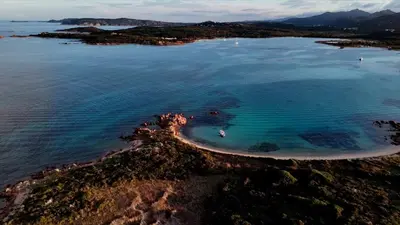 Paesaggio naturale nelle vicinanze delle barche