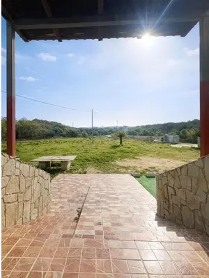 Paesaggio naturale nelle vicinanze della villa