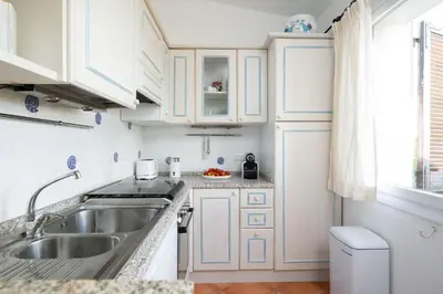 Cucina o angolo cottura di Sea Shell 66 by Klodge