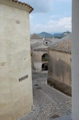Vista generica sulle montagne o vista sulle montagne dall'interno del bed & breakfast