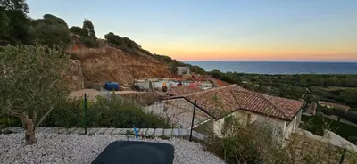 Paesaggio naturale nelle vicinanze della villa