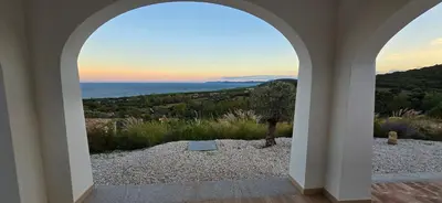 Paesaggio naturale nelle vicinanze della villa
