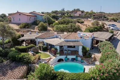 Piscina di Villa Coro e Mari o nelle vicinanze