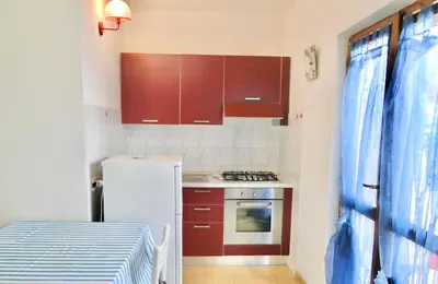 Cucina o angolo cottura di ISS Travel - Domo Cytonia 2-bedrooms apartment with private fenced terrace