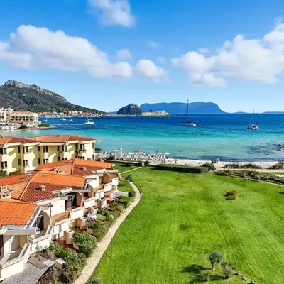 Apartment Iris 5- Terza Spiaggia by Interhome