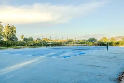 Attività di tennis o squash presso l'appartamento o nelle vicinanze