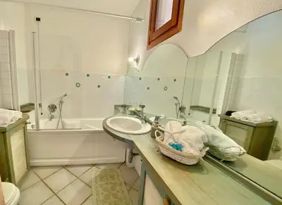 Bagno di Luxury apartment Ginestra sea view with common swimming pool just 50 mt from the beach