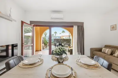 Area soggiorno di Figarolo apartment by Residence Moresca
