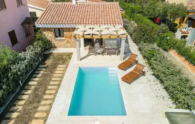 Piscina di Pet Friendly Home In San Teodoro o nelle vicinanze