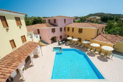 Piscina di Comfy studio with shared pool o nelle vicinanze