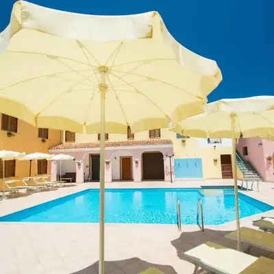 Comfy studio with shared pool