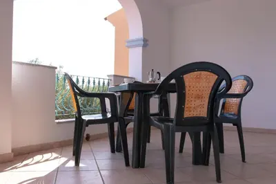 Balcone o terrazza di Comfy flat with terrace and pool