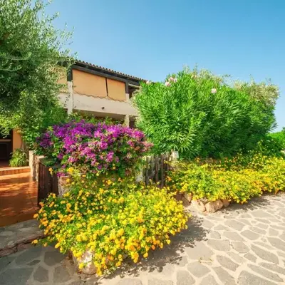 Apartment 5 beds with fenced garden in Marinella just 300 mt from the beach