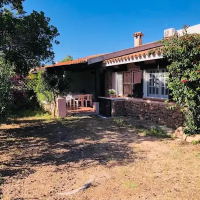 Bilocale Le Rose 100 mt spiaggia Porto Taverna