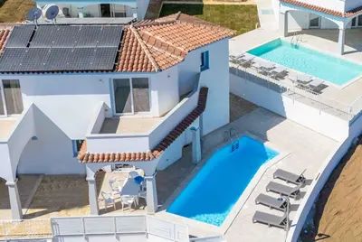 Piscina di Villetta Borgo Bianco 1 with shared pool o nelle vicinanze
