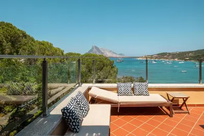 Paesaggio naturale nelle vicinanze della villa