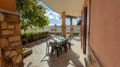 Balcone o terrazza di Casa Duna 'E Mare con accesso diretto alla spiaggia