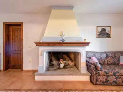 Area soggiorno di Home thoughtfully designed to offer comfort