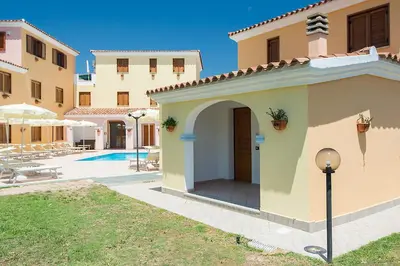 Piscina di Residence Cala Viola o nelle vicinanze