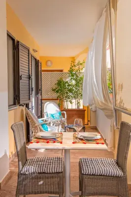 Area soggiorno di Orosei Home Holidays - I fiori
