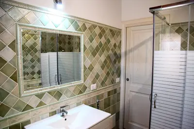 Bagno di ISS Travel, Stazzu Fioritu - ground floor apartments with sea view