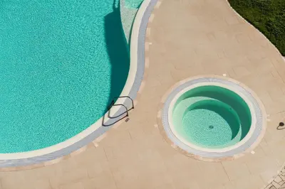 Piscina di Delta Hotels by Marriott Olbia Sardinia o nelle vicinanze