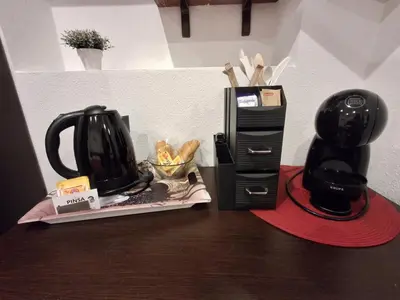 Set per la preparazione di tè e caffè presso Mivida 